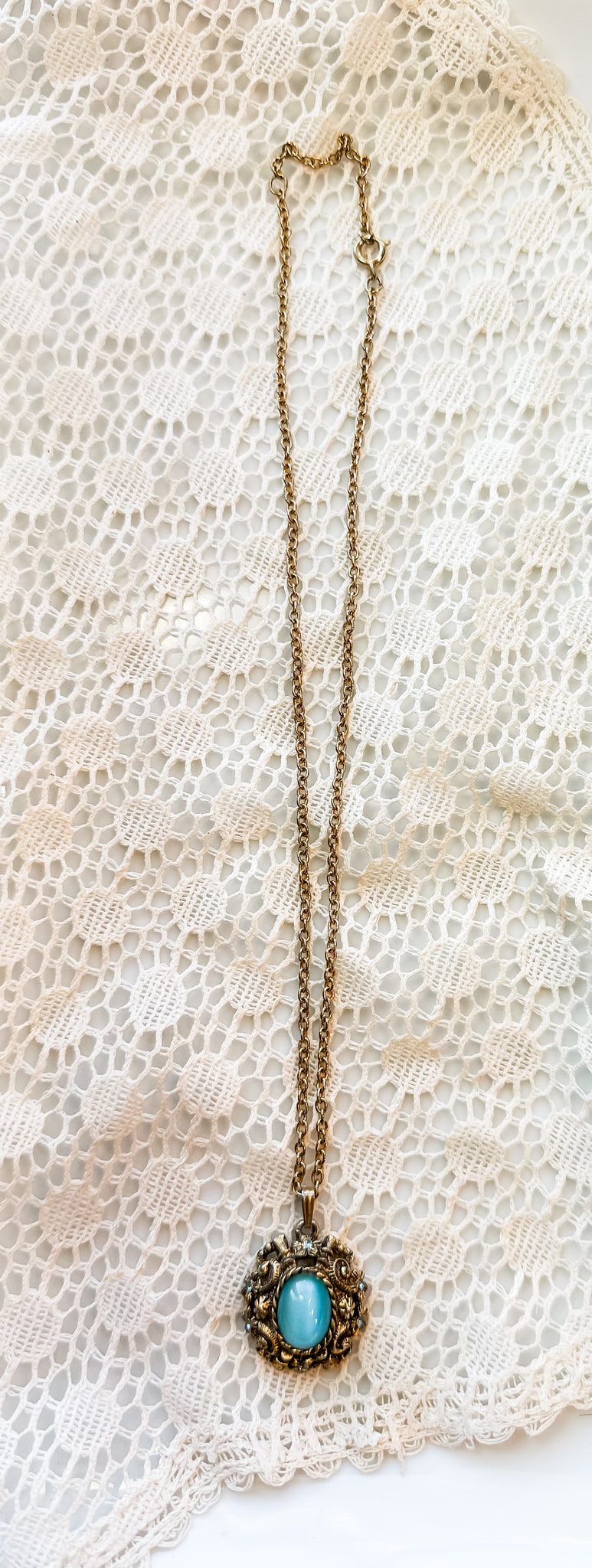 Vintage Sarah Coventry Czarina Pendant Necklace