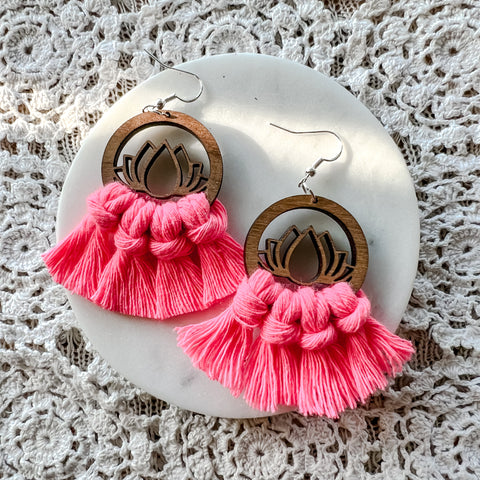 Lotus Fringe: Neon Pink