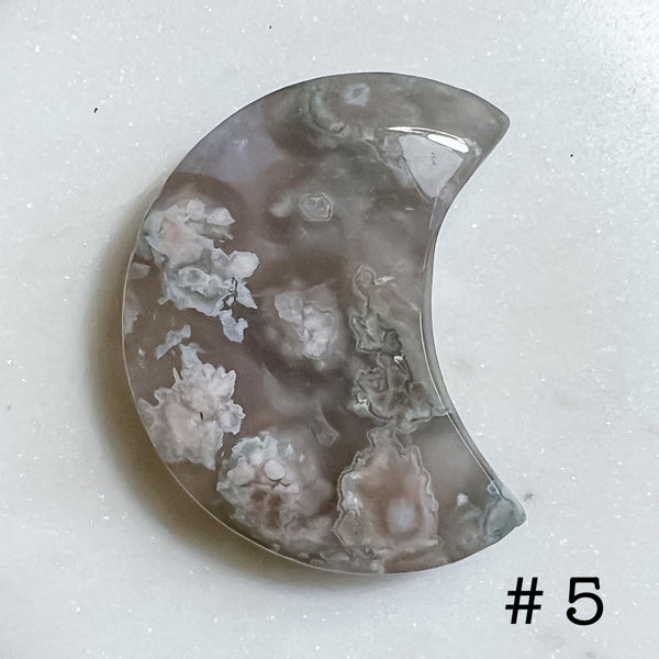 Flower Blossom Agate Moon Palm Stones